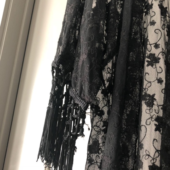 Black lace kimono style cardigan - Picture 4 of 4